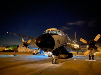 N42RF at NAS Patuxent River, preparing for a flight into hurricane Teddy (photo: NOAA / LT Rannenberg)